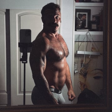 Rogan Richards - Video Editor, Actor & Screenwriter