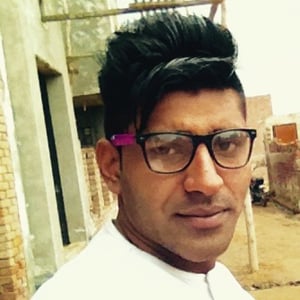 Vinod Kumar followed <b>Komal Dadlani</b> - 12912882_300x300