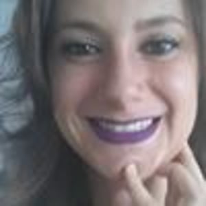 Profile picture for Naisa <b>Aparecida de Oliveira</b> - 12936872_300x300