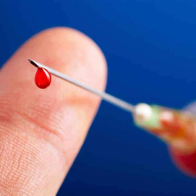 Чем можно заразиться кровью. Гепатиты передающиеся через кровь. Порез медицинским работником.