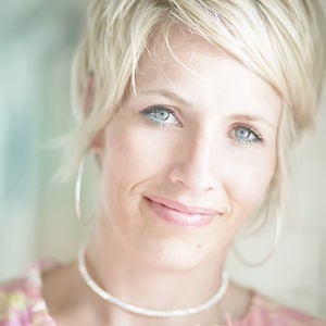 <b>Laurie Matthews</b> followed Heidi Swapp - 2261402_300x300