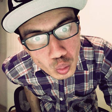 Vimeo profile picture for @mora