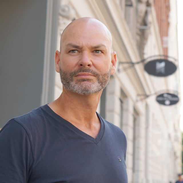Shane Colvin - Videographer, Photographer & Graphic Designer