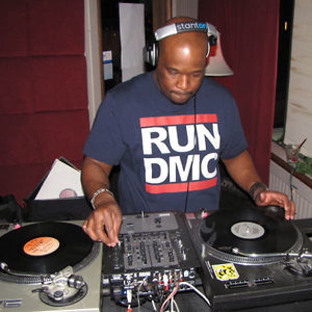 Dj Carlyle Mark