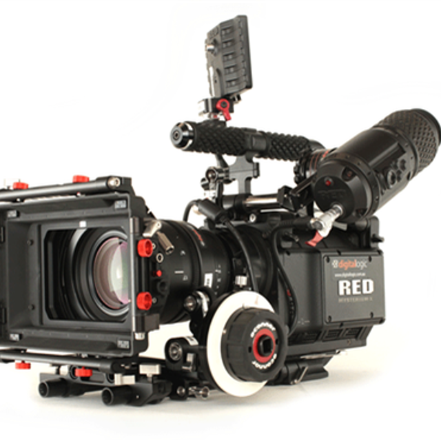 Красный камера мен. Sony Red one. Red Pro 5.0 Camera. Red one камера. Red one Mysterium x 4k кинокамера.