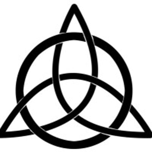 Символ трех времен. Кельтский трикветр. Кельтский трикветр символ. Трикветр Зачарованные тату. Зачарованные символ трех.