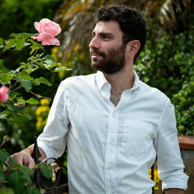 Ori Tom Ravid - Director, Producer & Scriptwriter