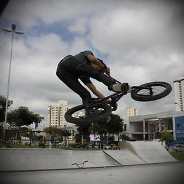 Vimeo profile picture for @fvl