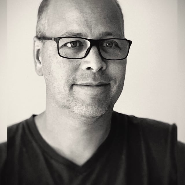 Derk Russell Director of Photography (DP), Cinematographer & Colorist