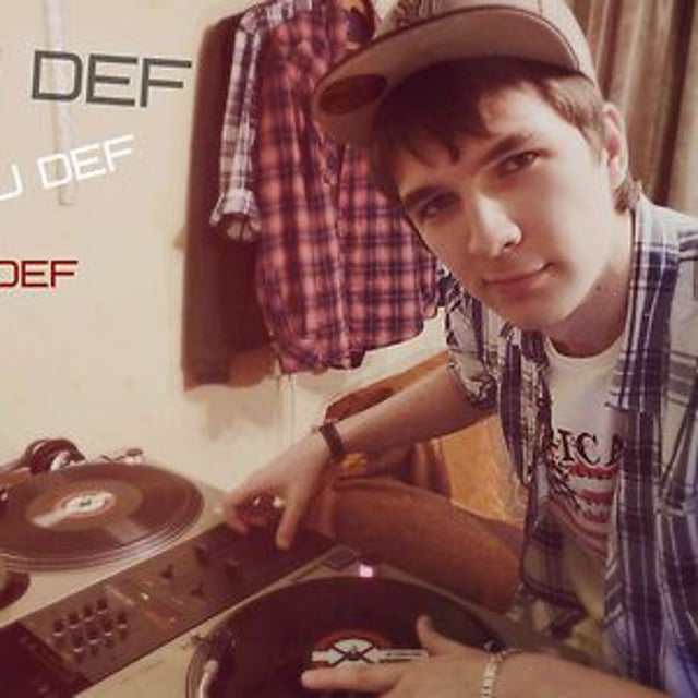 Dj deflee биография. Музыкальный центр диджей. Dj def. Dj def. Dj deflee биография.