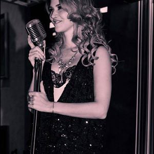 Profile picture for Anahi De Cardenas Oficial