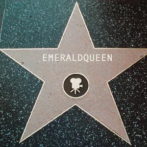Profile picture for EmeralDQueen