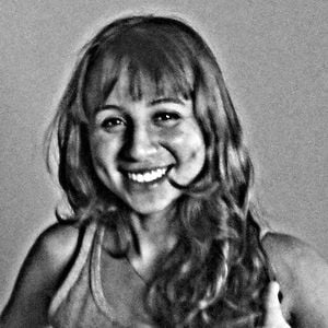 Profile picture for Julia Oliveira