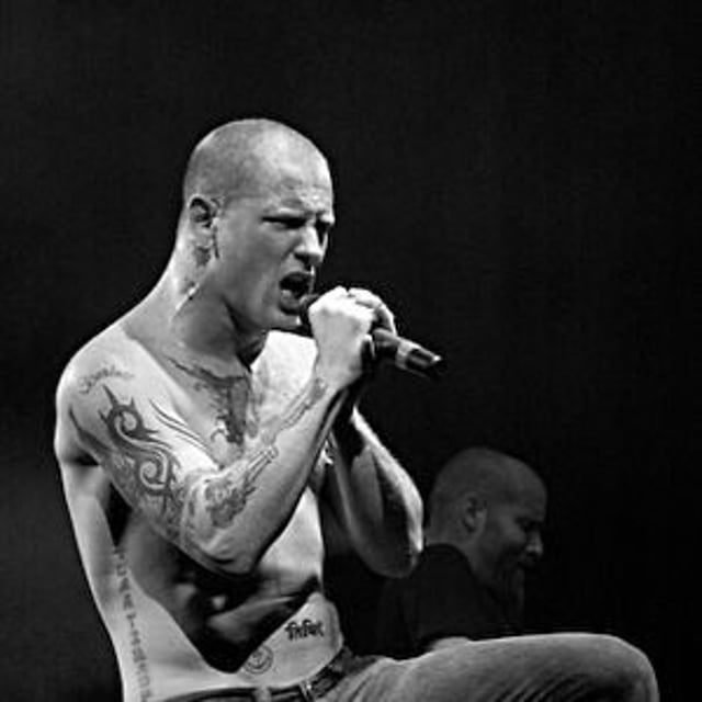 Singer cal cooper. Corey Taylor. Кори Тейлор шея.