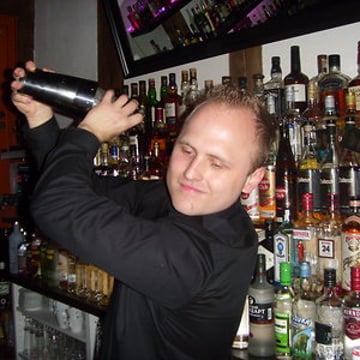 Vimeo profile picture for @cocktails