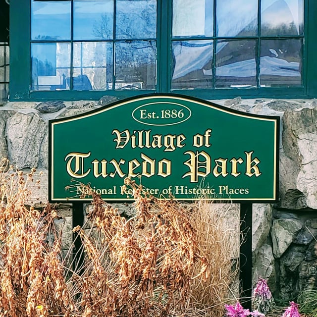 tuxedo park ny to new york city