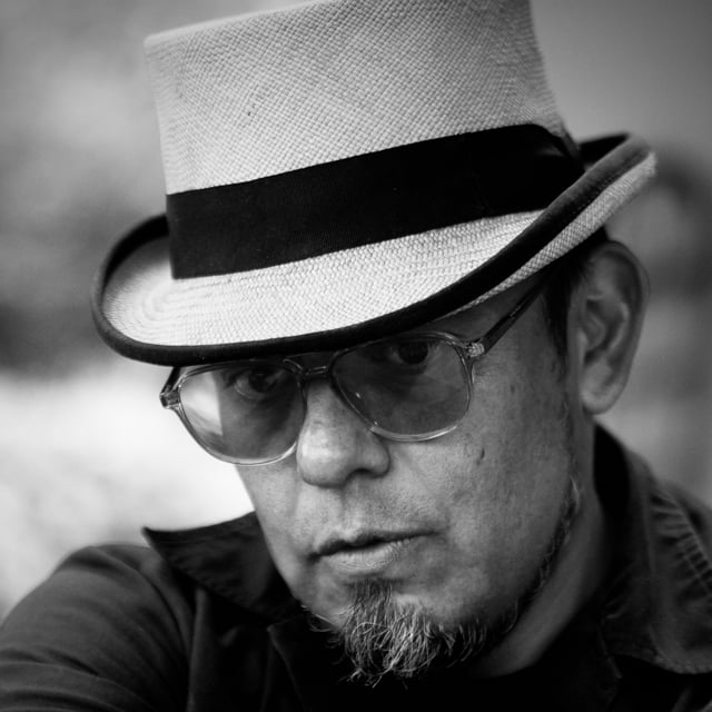 Víctor Carrera - Film Director, Producer & Screenwriter