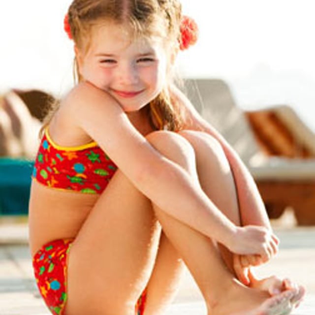 Девка смеется в школе. 12 y o taboo. 12 y o taboo. Девочка ржет над мальчиком. Самоудовлетворение малышей.