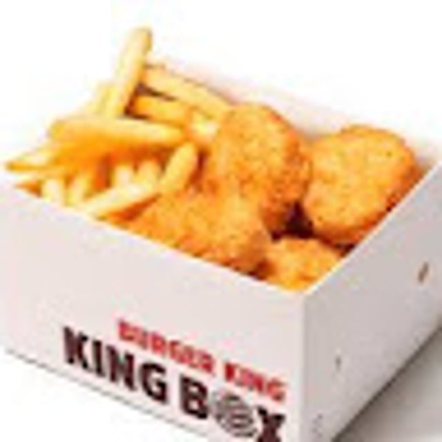 Бокс из бургер кинга. Коробочка бургер кинг. Наггетсы коробка. Кинг бокс что входит. Наггетсы бургер кинг.