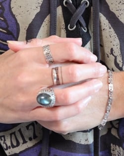 Video: Anelli Biker Labradorite Argento Massiccio 925