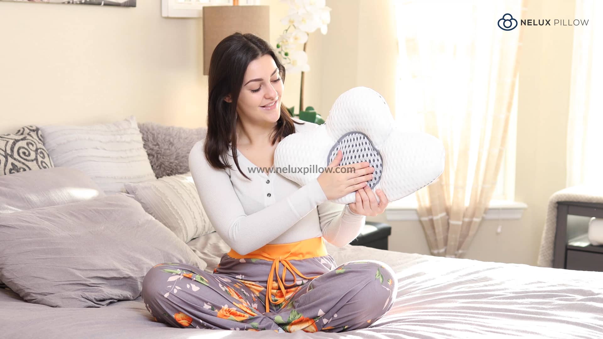 Nelux pillow™ on Vimeo