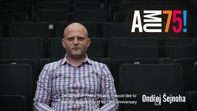 Ředitel Studia FAMU Ondřej Šejnoha kromě přání předává škole také symbolický dárek. Po třiceti letech se totiž pod jeho vedením do Studia FAMU – po rozsáhlé, několikaleté generální rekonstrukci – vrací kino v podobě unikátní Referenční projekce se čtyřmi plátny a výjimečným uspořádáním projekční kabiny, která je připravena na odbavení mj. nitrátových filmů.
