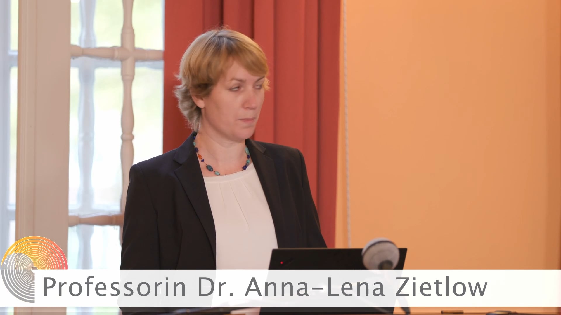 Professorin Dr. Anna-Lena Zietlow