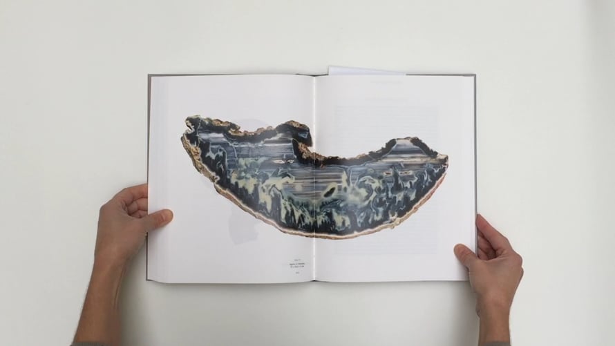 アート・デザイン・音楽 ROGER CAILLOIS LA LECTURE DES PIERRES La