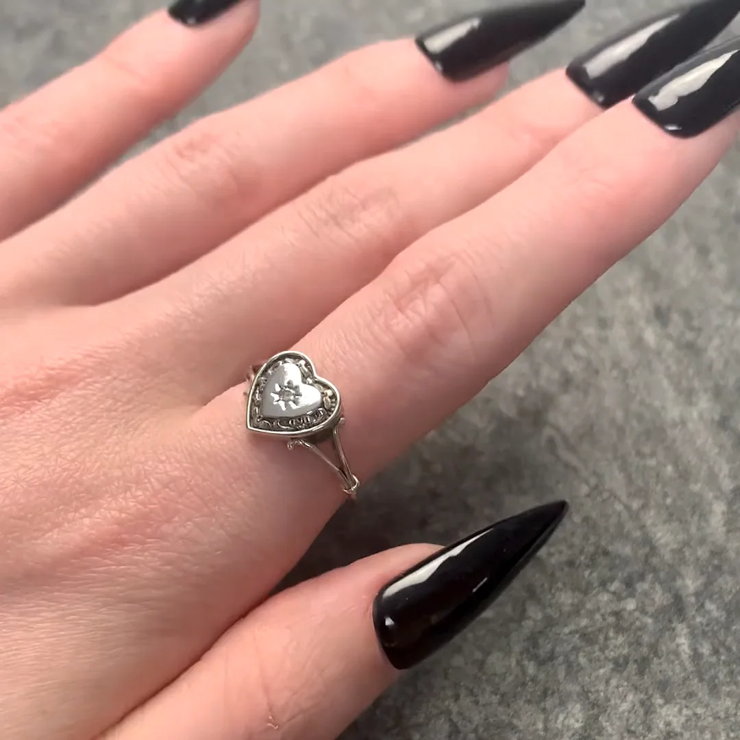 heart starburst silver ring