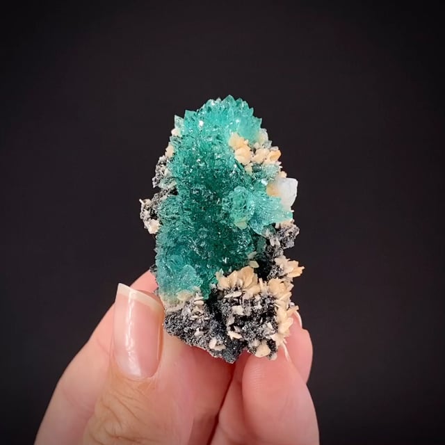 Fluorapophyllite with Stilbite