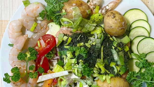 Lachs und Gambas im Gemüsebett