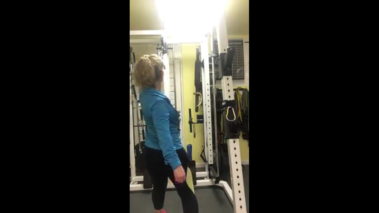 Workout for weight loss-single arm pull down