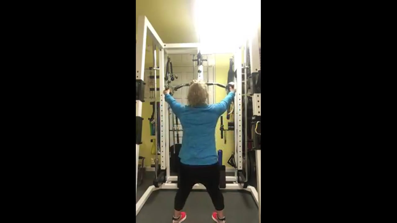 Best exercise for fat loss-lats-wide pull