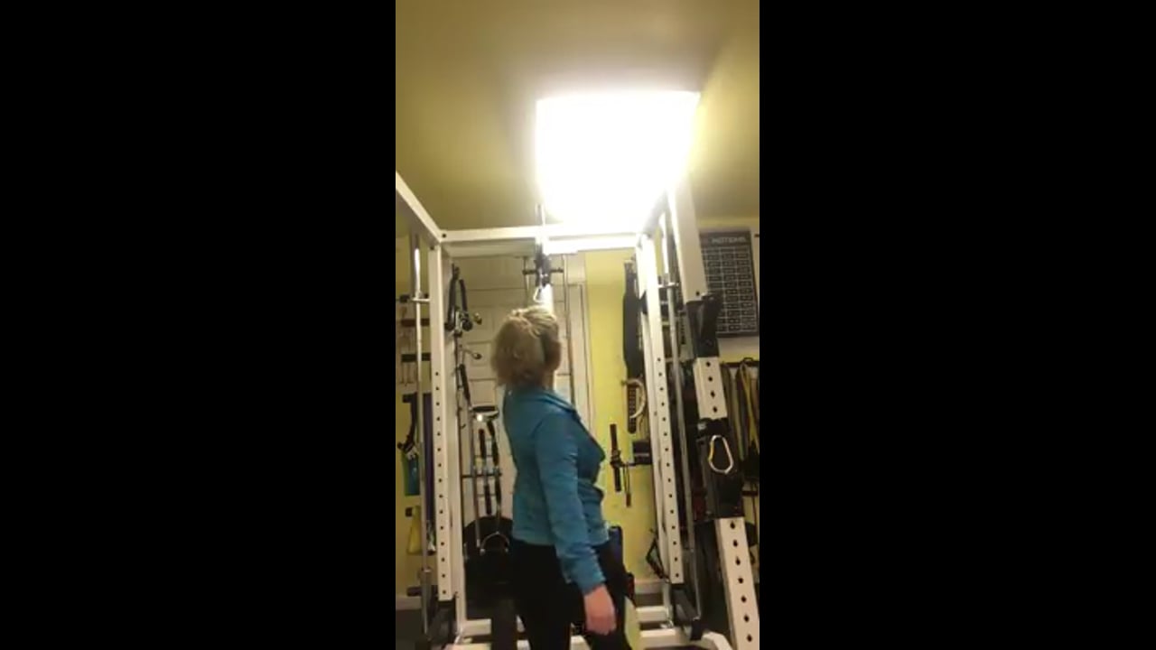 Fat burning workouts-single arm cable pull down