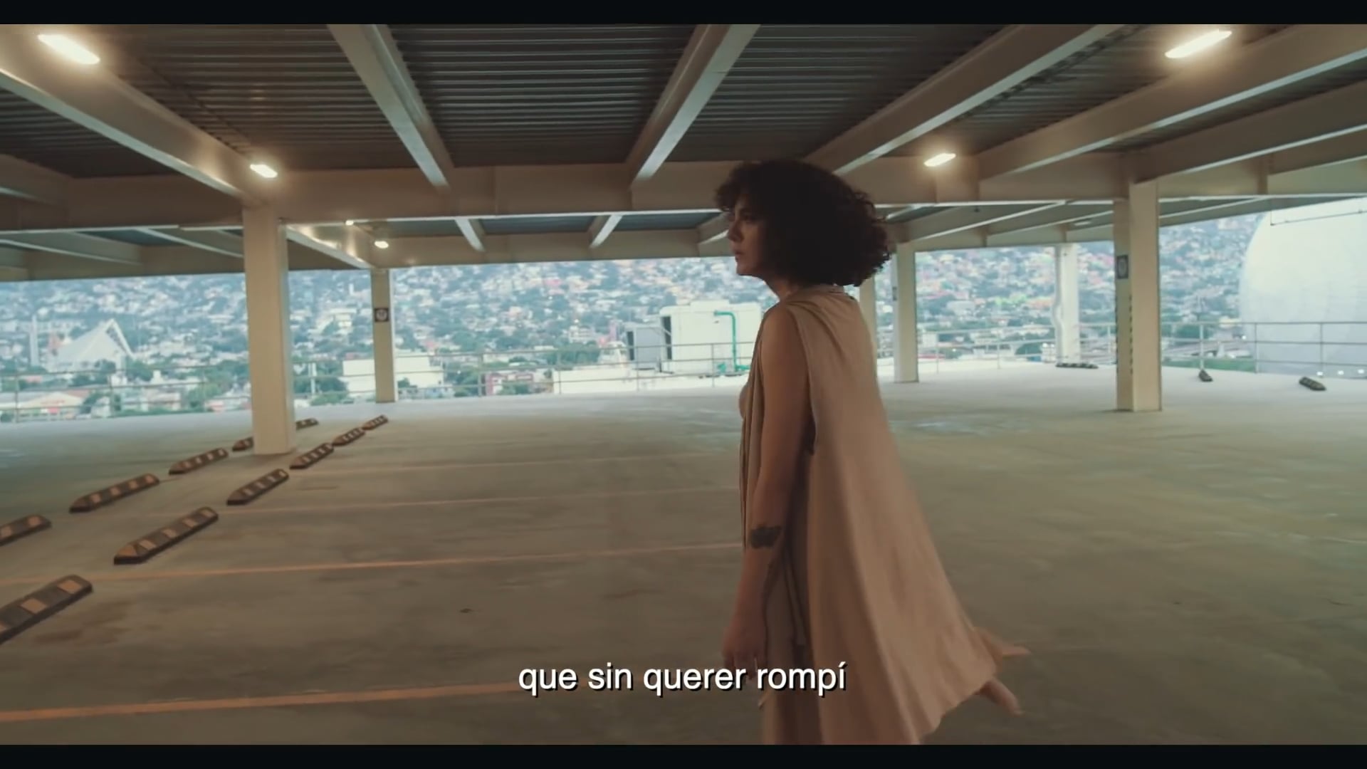 RENEE - Breve Espacio (Lyric Video)