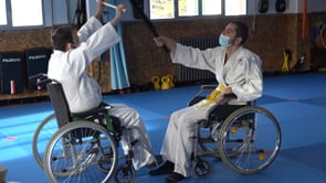 Somriures en el primer entrenament dels alumnes de jujitsu adaptat
