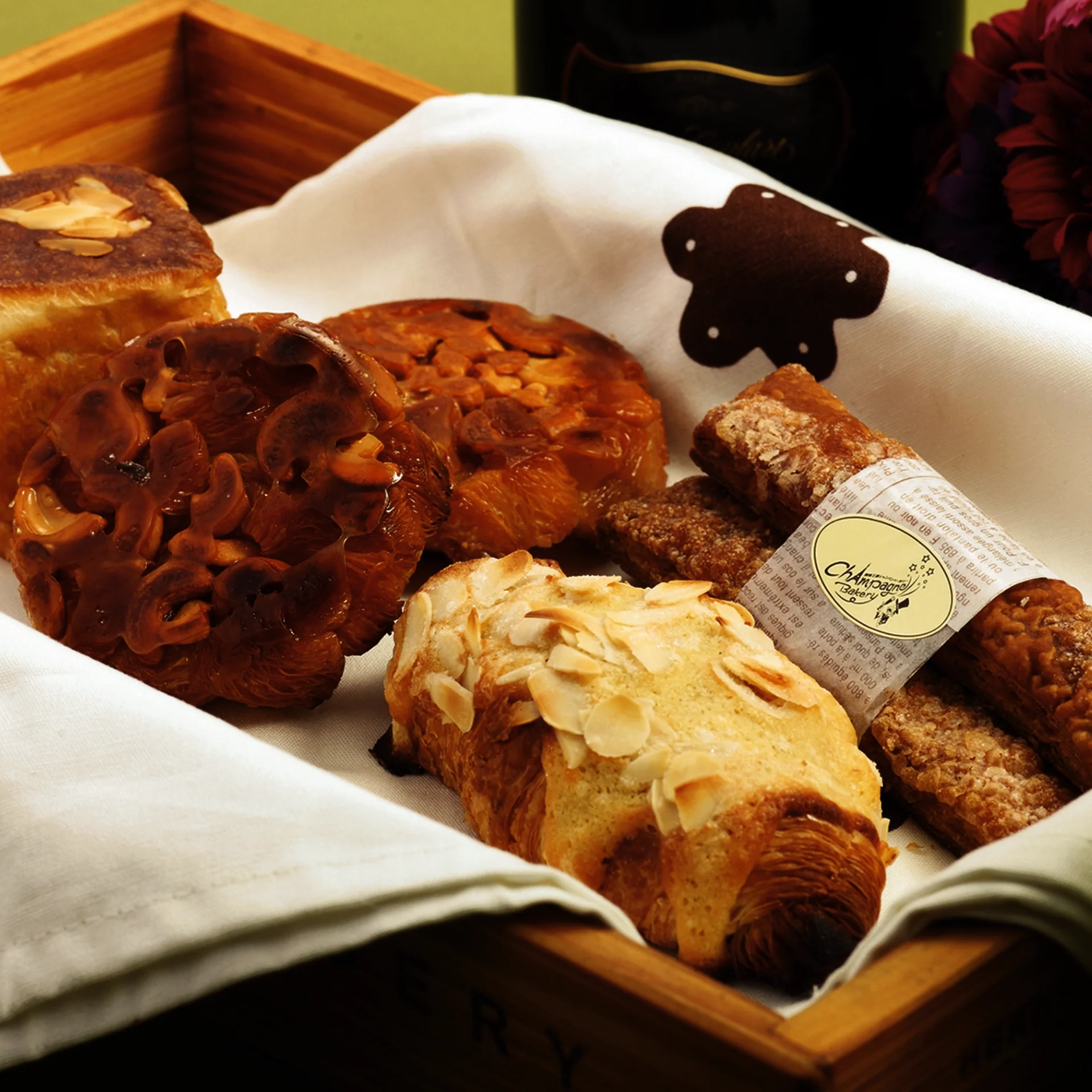 弦斎カレーパン | 商品一覧 | 弦斎カレーパン・平塚の学校給食・パン