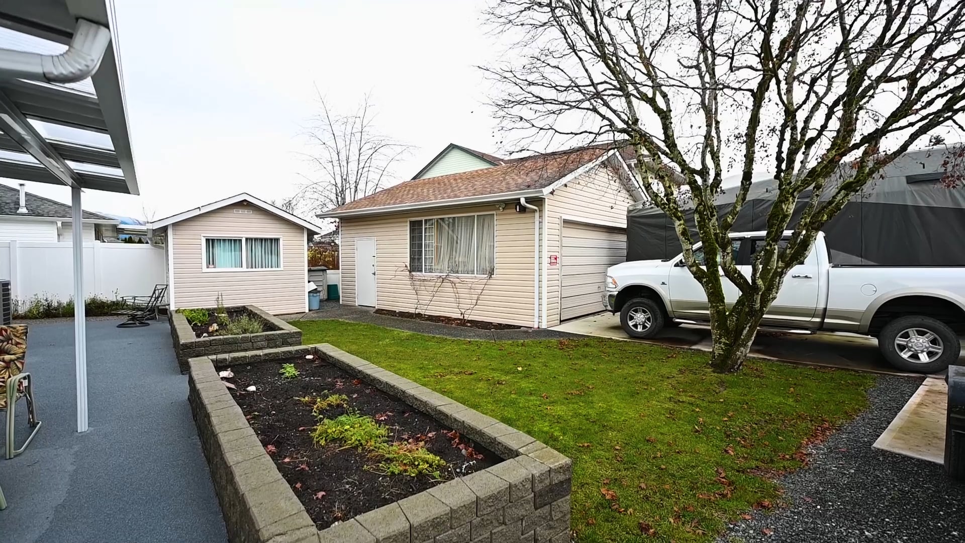 5842 Canterbury Dr, Chilliwack on Vimeo