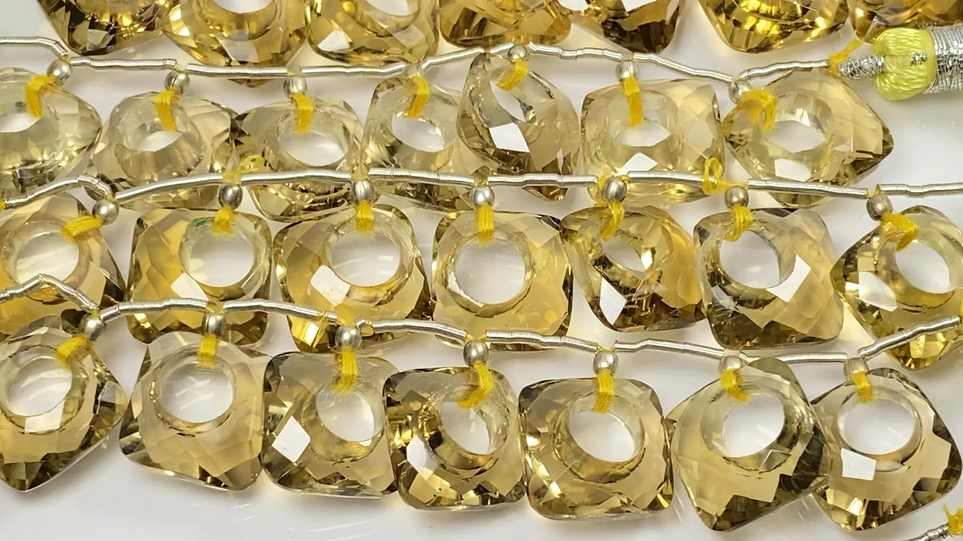宝石質ビアクォーツAAA ドーナツ型ダイヤカットピアス ビアクォーツ ドーナツ型ダイヤカット 1粒・1連（7粒）｜天然石