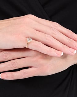 Vidéo: Bague Or Jaune Aigue-Marine et diamants 1.358grs