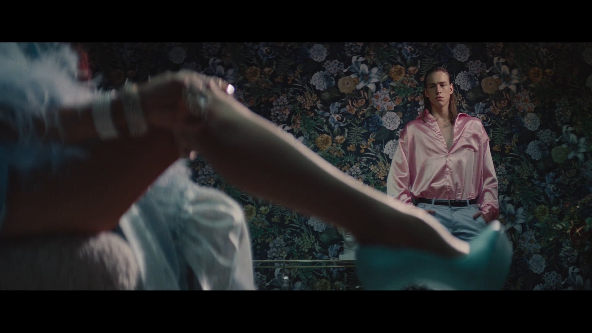 Opera - Sugar Baby Salary (Dir. Cut)