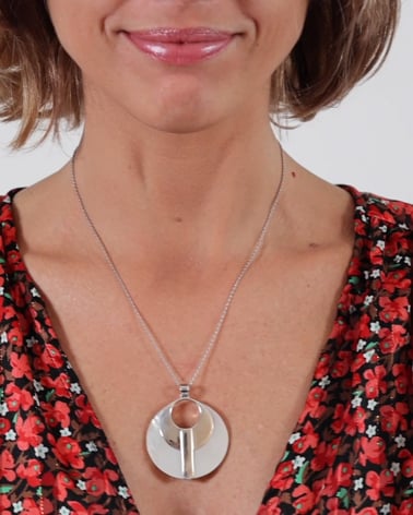 Video: 925 Sterling Silver White Mother-of-pearl Round Shape Pendant