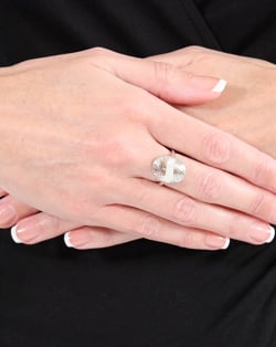 Vídeo: Anillo Madre perla blanca Forma Oval Plata de Ley 925