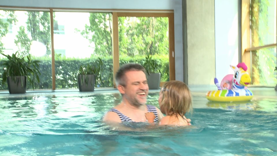 Miniatura: 11. Pływać każdy może