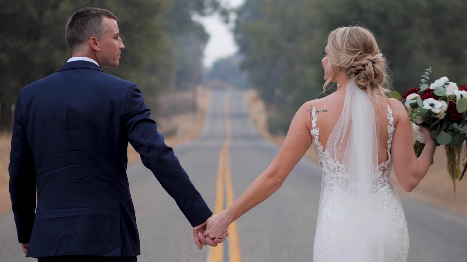 A Beautiful Barn Wedding in Mariposa, CA