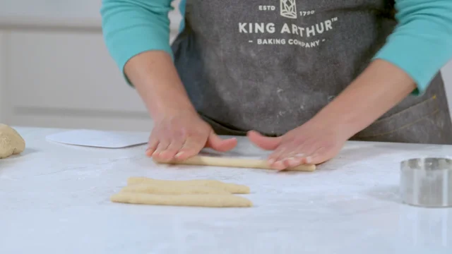 King Arthur Baking Company on Instagram: If you thought the easiest way to  transfer pie dough was to wrap it around a rolling pin, think again! See  our Baking School's preferred method