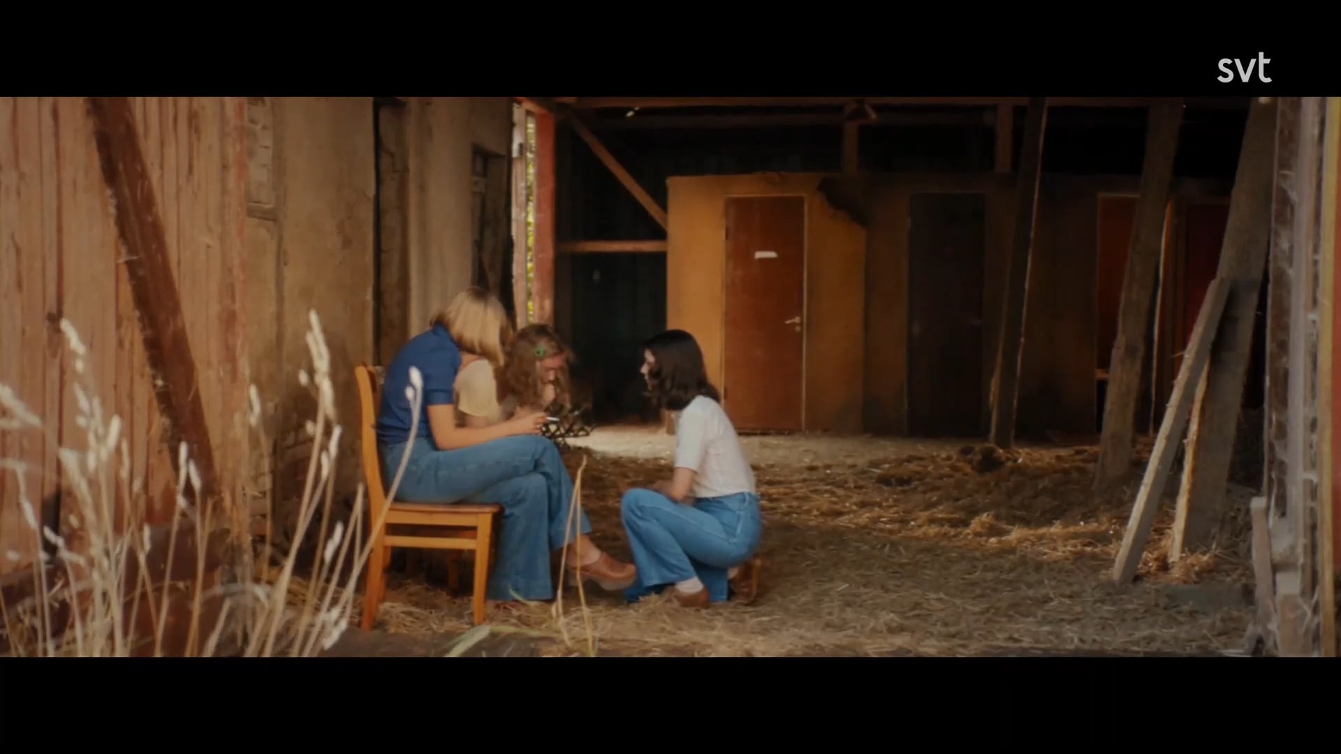 Ur "Jakten på en mördare" (2020). Roll: Sommarbarn 1976.