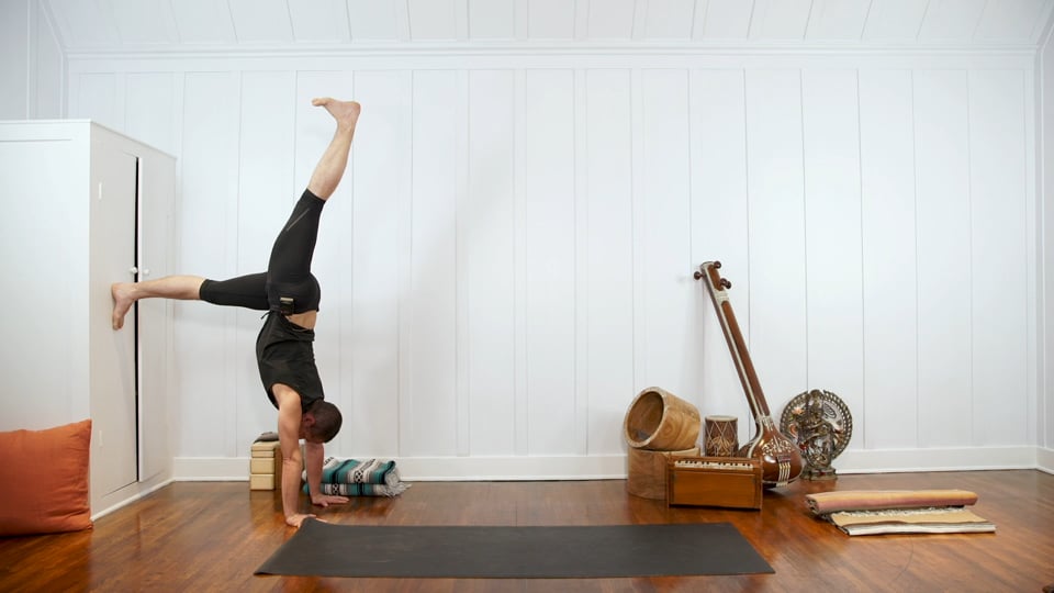 Handstands & Peacock Tails