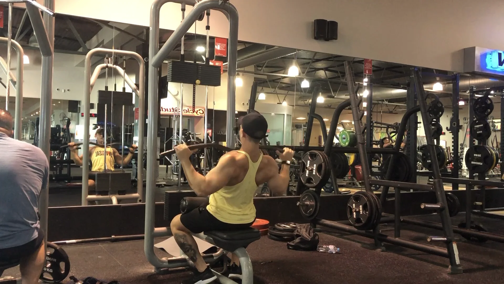 Back OMNI Grip Lat Pull Down