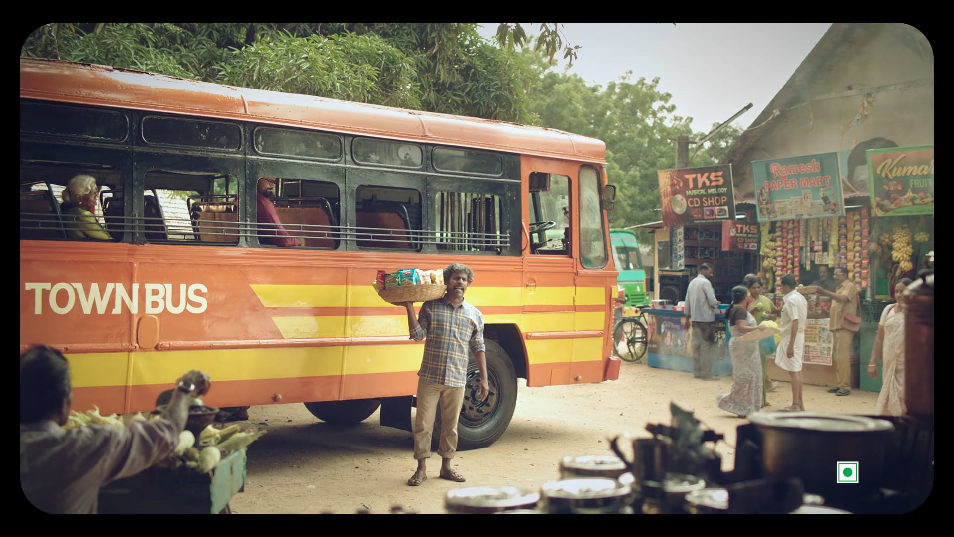 TOWN BUS SNACKS TVC